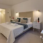 Sofeelings Piso 1, Baixa De Πανσιόν Αλμπουφέιρα